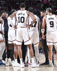 斯通：我们其实很喜欢交易前的阵容 想要KD但必须要以合理的价格