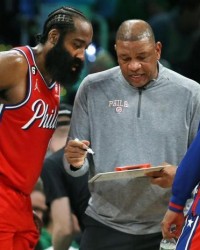 皇冠体育crown-里弗斯下课有利留哈登！火箭是大胡子抬价筹码？