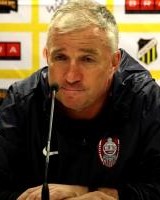 皇冠体育crown官网-欧协联附加赛2-7惨败！克鲁日主帅佩特莱斯库赛后直接辞职