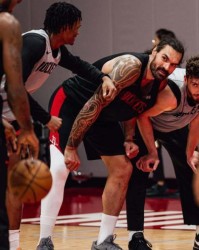 场均21+12+5！申京改打新位置？火箭队斯通摊牌，双塔战术获支持