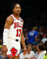 皇冠体育crown官方网站-Scotto：热火和贾米尔-杨达成签约协议 后者将竞争双向合同位置