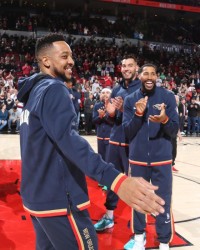 皇冠体育crown-重返波特兰尽享欢呼和掌声 CJ用胜利完成最终告别