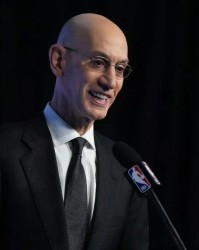 小卡再爆新瓜！华裔快船副主席被拖下水！